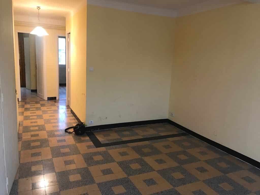 Débarras et nettoyage d'un logement syllogomanie à Toulon