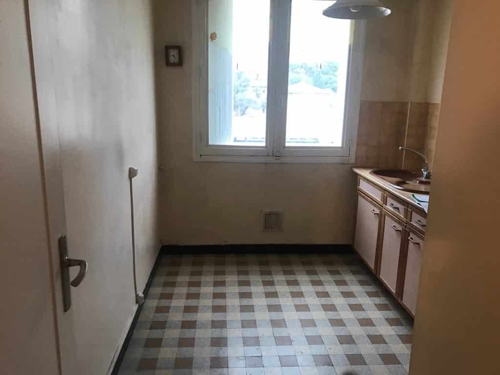 Débarras et nettoyage d'un logement syllogomanie à Toulon