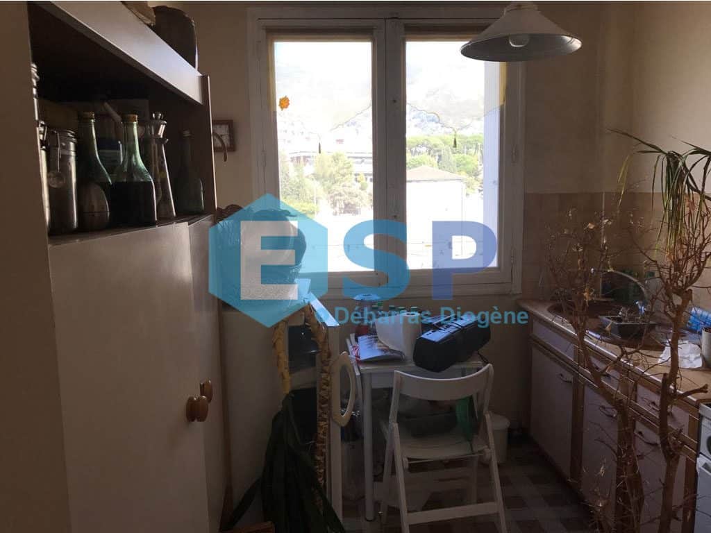 Débarras et nettoyage d'un logement syllogomanie à Toulon