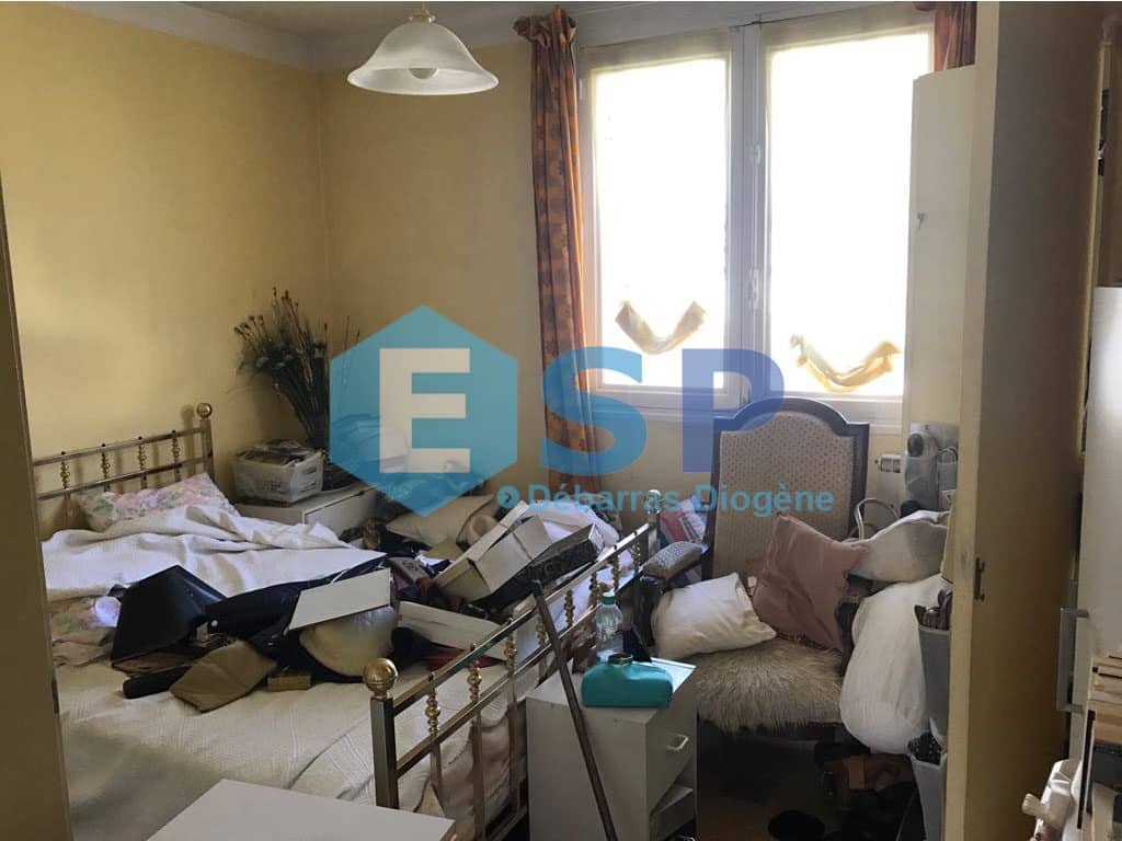 Débarras et nettoyage d'un logement syllogomanie à Toulon