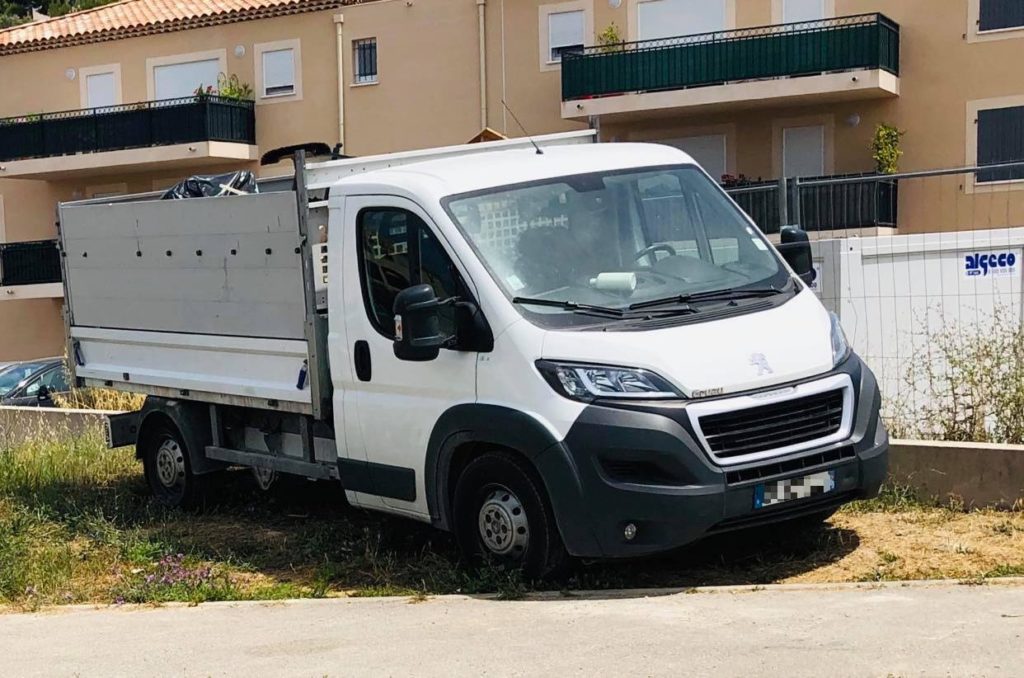 Évacuation de 24 tonnes de déchets d’un appartement à Marseille par Diogène France