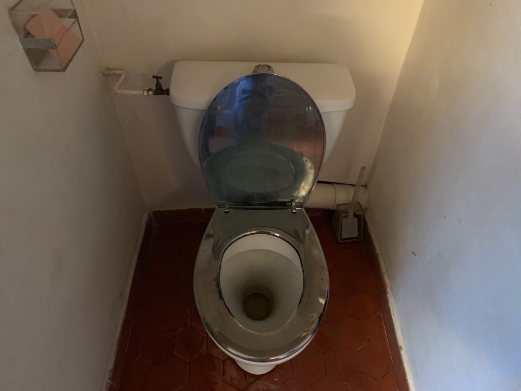 apres intervention nettoyage de toilettes insalubres